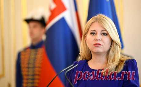 Главе Словакии усилили охрану из-за писем с пулями и упоминанием Сороса. Президент Словакии Зузана Чапутова усилила личную охрану и охрану своей семьи из-за угроз в адрес детей, конвертов с патронами, сообщений о бомбах и писем с антисемитскими высказываниями, сообщает портал SME со ссылкой на мужа главы государства Юрая Ризмана.