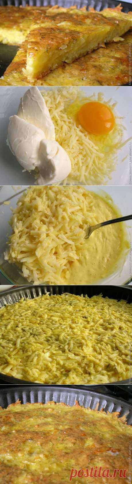 Запеканка из тертого картофеля с сыром и чесноком.