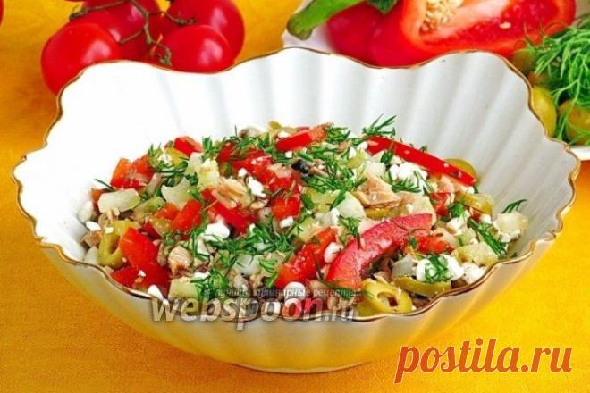 Салат из сельдерея с консервированным тунцом и зернистым творогом