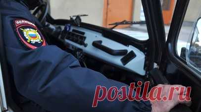 Полицейские задержали напавших на девушку из-за цвета волос в Свердловской области. Сотрудники полиции задержали двоих мужчин, которые напали на девушку из-за цвета волос в Каменске-Уральском Свердловской области. Читать далее