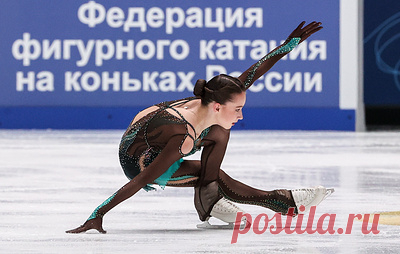 Фигуристка Акатьева заявила, что ей добавил уверенности титул чемпионки России. В воскресенье спортсменка чисто исполнила два тройных акселя в произвольной программе в финале Гран-при России