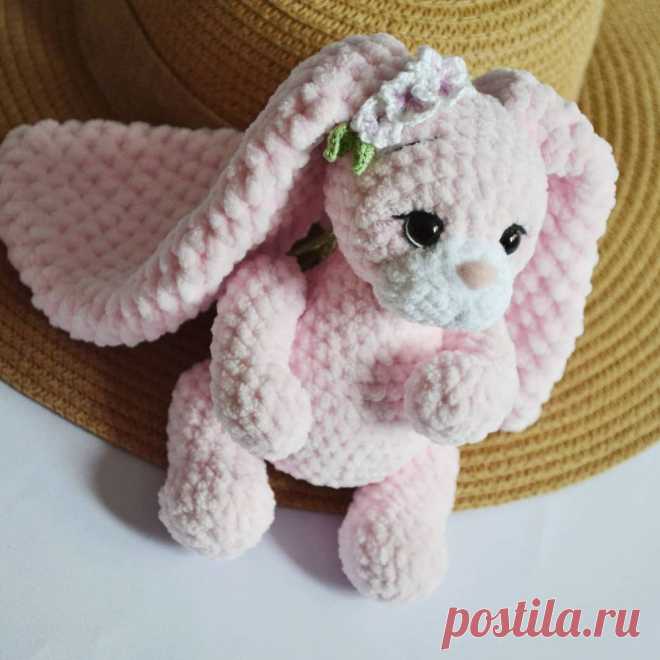 PDF Зайчонок Хлоя крючком. FREE crochet pattern; Аmigurumi animal patterns. Амигуруми схемы и описания на русском. Вязаные игрушки и поделки своими руками #amimore - заяц из плюшевой пряжи, плюшевый зайчик, кролик, зайчонок, зайка, крольчонок.