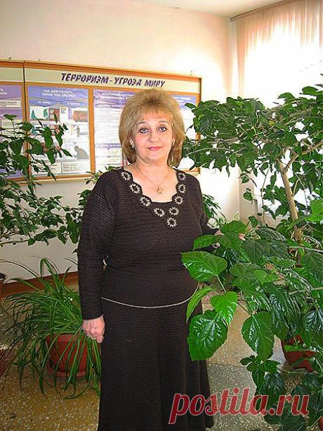 КОСТЮМ СВЯЗАН С ИСПОЛЬЗОВАНИЕМ ФРАГМЕНТОВ (КРЮЧОК)