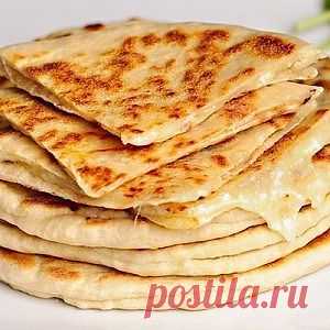Сметанные лепешки с сыром и зеленью рецепт – завтраки