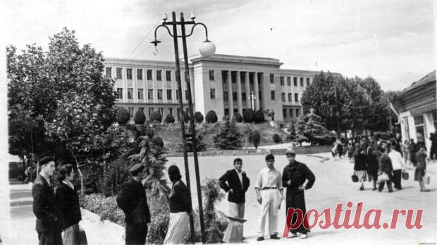 Помните ли вы старые названия городов бывшего СССР?