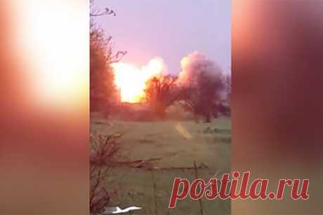 Опубликовано видео применения ТОС-1А «Солнцепек» на Украине. Бойцы группировки «Отважные» ВС России применили против украинских военных на старобельском направлении огнеметные системы ТОС-1А «Солнцепек». Кадры опубликованы в Telegram. Сообщается, что удар по ВСУ был нанесен в тот момент, когда они производили перегруппировку для попытки прорыва обороны российских войск.