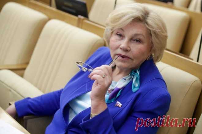 Драпеко ответила Маше Мироновой на слова о Андрее Миронове-«антисоветчике». По мнению артистки, Миронова использует имя отца в своих целях.