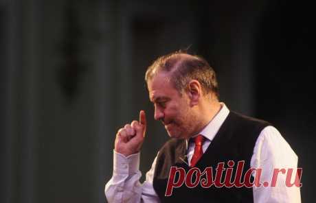 5 мая, 19:31 
&quot;Наш концерт в истерзанной Пальмире - это призыв к миру и согласию, это обращение ко всем народам объединить усилия в борьбе со злом, с терроризмом&quot;, - сказал руководитель Мариинского театра. / 
Валерий Гергиев © ИТАР-ТАСС/Сергей Фадеичев.  Подробнее на ТАСС:  https://tass.ru/kultura/3262137  |  ТАСС: Культура - Валерий Гергиев и оркестр Мариинки дали концерт в освобожденной Пальмире