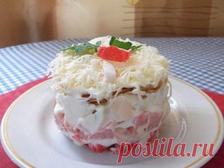 Топ-10 обалденных и вкусных салатов:
источник • Домашняя Кулинария •
Топ-10 обалденных и вкусных салатов:1. Салат из пекинской капустыТакой салат получается очень вкусным и легким, а самое главное, 10 минут - и у вас готово…