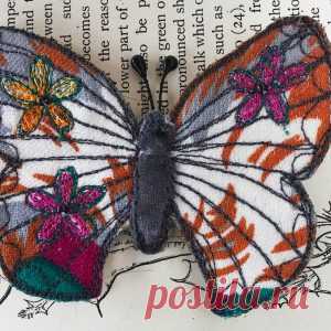 Brooches – Corinne Young Textiles