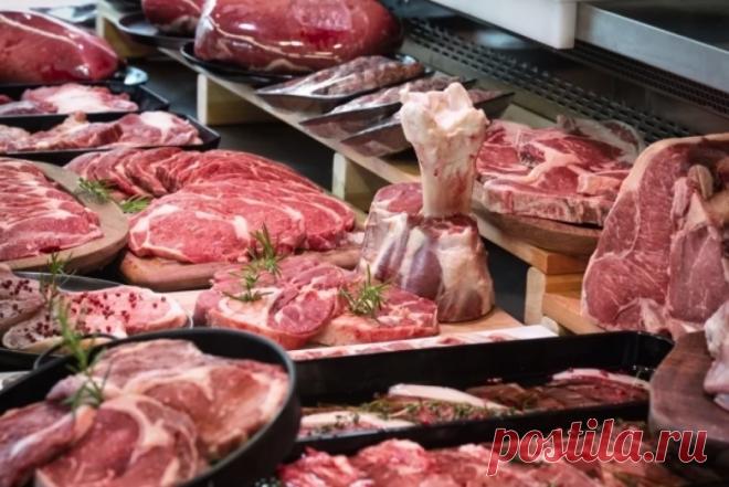 Опасные виды мяса Продукты из переработанного мяса, включая колбасы, сосиски и бекон, представляют серьезную опасность для здоровья при регулярном потреблении. Об этом «Ленте.ру» сообщил токсиколог Михаил Кутушов.