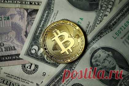 Экономист допустил двукратный рост курса биткоина. Если в США подобно Silicon Valley Bank (SVB) закроется хотя бы еще один крупный банк, это спровоцирует рост курса криптовалют, считает кандидат экономических наук, финансовый эксперт Владимир Григорьев. В беседе с «Лентой.ру» он допустил двукратный рост биткойна в подобном случае.