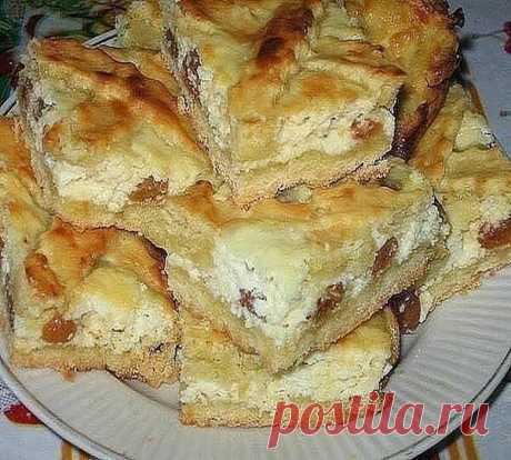 25 рецептов с творогом:
1. Бесподобный пирог с творогом и изюмом
2. Творожная шарлотка
3. Творожная запеканка
4. Творожная запеканка с изюмом и бананом
5. Французская творожная запеканка с грушами
6. Идеальные сырники 
7. Творожные пончики на скорую руку
8. Сырники нежнейшие и пышные (без яиц)
9. Творожный кекс
10. Творожник лимонный
11. Творожное крем-брюле или ещё одна обманка для детей
12. Сырники с маково-сметанным соусом
13. Сырники с начинкой (чернослив + орешки)
14....