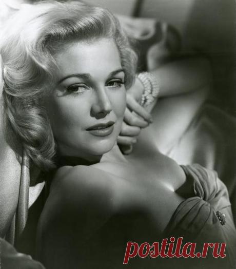 Мэриэн Карр (Marian Carr)
