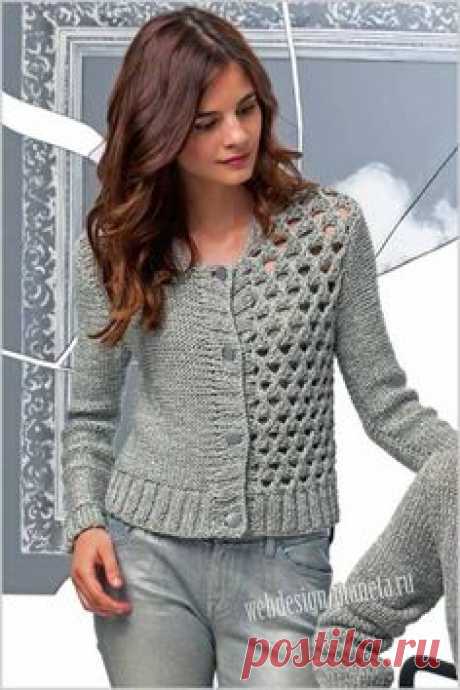 Укороченный жакет спицами из двух видов пряжи, левая полочка которого связана ажурным узором, что придает этой модели эксклюзивный и трендовый вид....Размеры: 40/44/48/52..На выполнение вязаного жакета спицами потребуется:...	250гр./300гр./350...