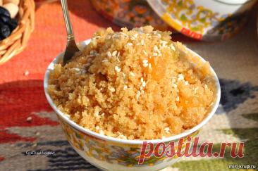 Манная халва с изюмом и специями