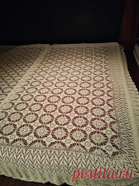 Покрывало из мотивов