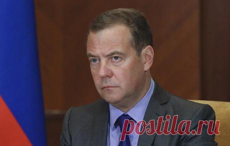 Медведев заявил, что убийцы пленных россиян заслуживают кары по принципу &quot;жизнь за жизнь&quot;. Зампред Совета безопасности отметил, что уголовное наказание состоит из двух элементов: - кары, с одной стороны, и условий для исправления и перевоспитания виновного лица - с другой, и только смертная казнь - чистая кара по понятным причинам