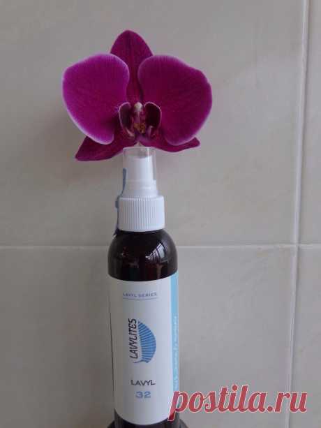 Перед тем, как купить что-то новое, то есть заменить что-то привычное, я определяю для себя, чтобы я хотела получить в результате применения новинки. В случае с зубами это:

эффективное удаление зубного налета
отбеливание
предотвращение зубного камня
восстановление и укрепление десен
Я обратила свое внимание на данный спрей для зубов Lavyl 32 после ознакомления с его областью применения. Учитывая, как я люблю универсальные вещи, решила поэкспериментировать на себе.