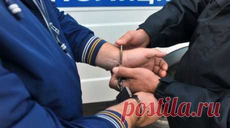 В Петербурге арестовали поджигателей батарейного шкафа около станции. В Санкт-Петербурге суд отправил под стражу двух человек, в том числе несовершеннолетнего, которые подожгли 24 марта батарейный шкаф в районе железнодорожной станции Удельная. Читать далее
