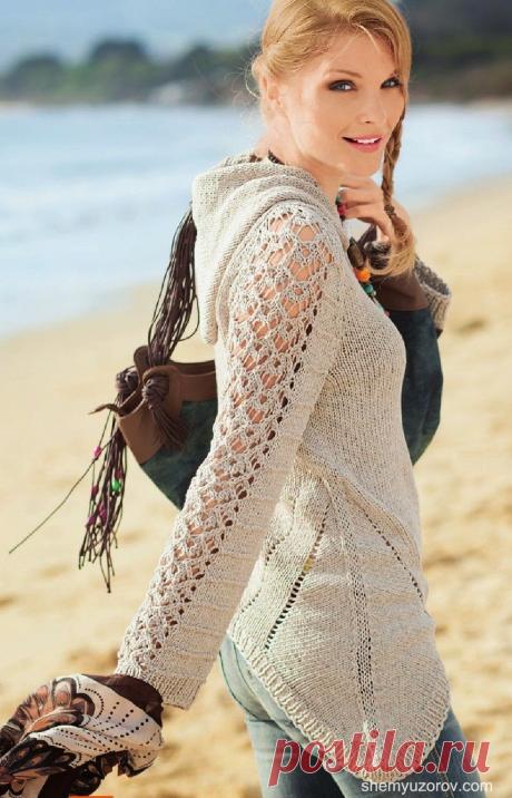 Бежевый пуловер с капюшоном