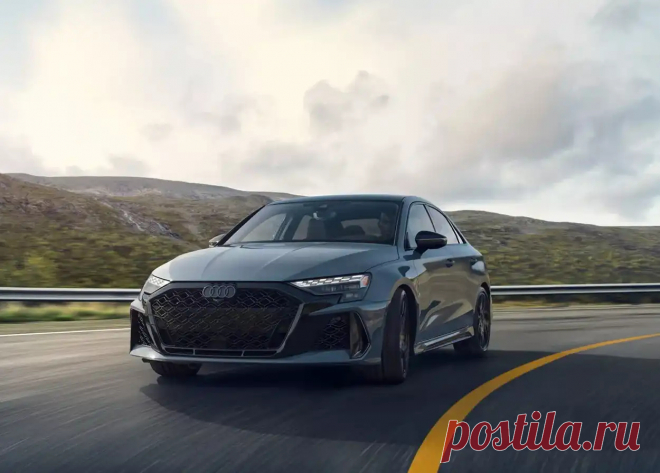 Audi RS3 2025: обновленный седан стал дороже и лучше
