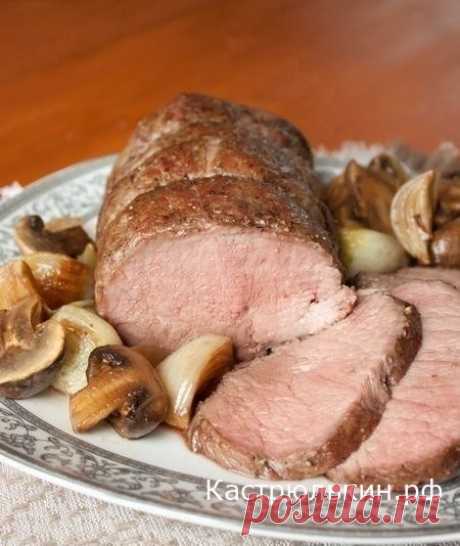 РЕЦЕПТ ПРИГОТОВЛЕНИЯ РОСТБИФА , ЗАПЕЧЕННОГО С ШАМПИНЬОНАМИ И ЛУКОМ
