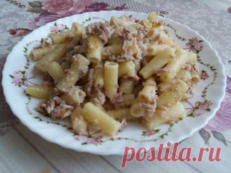 Макароны по-флотски с вареным мясом на сковороде