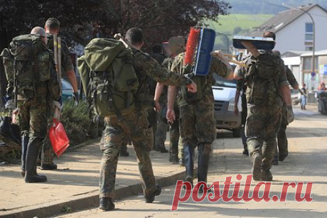 Мобилизационный потенциал Европы оценили. Военный политолог Александр Перенджиев заявил, что мобилизационный потенциал Европы в независимости от размеров государств и численности населения может оказаться небольшим ввиду открытости границ внутри стран: потенциальные мобилизованные могут просто сбежать на другие территории.