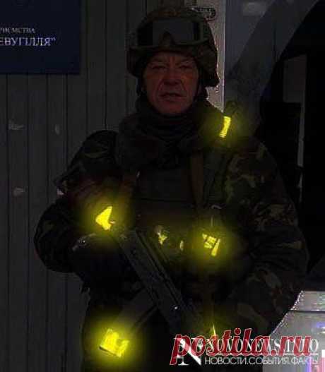 128 бригада месяц не получала так необходимый на фронте жёлтый скотч. 13 февраля под видом жёлтого скотча поступили рулоны с флуоресцентным. Бойцы бригады во главе с майором В. Постолаки на радостях обмотали этим скотчем всё, что могли. В результате этой диверсии снайперы-ополчения резвились весь вечер.