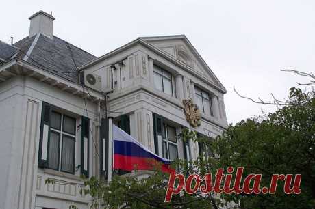 Посол в Гааге: у России нет интереса воевать со странами НАТО. Западным политикам следует отталкиваться от этого при выстраивании отношений с Москвой, отметил Владимир Тарабрин.