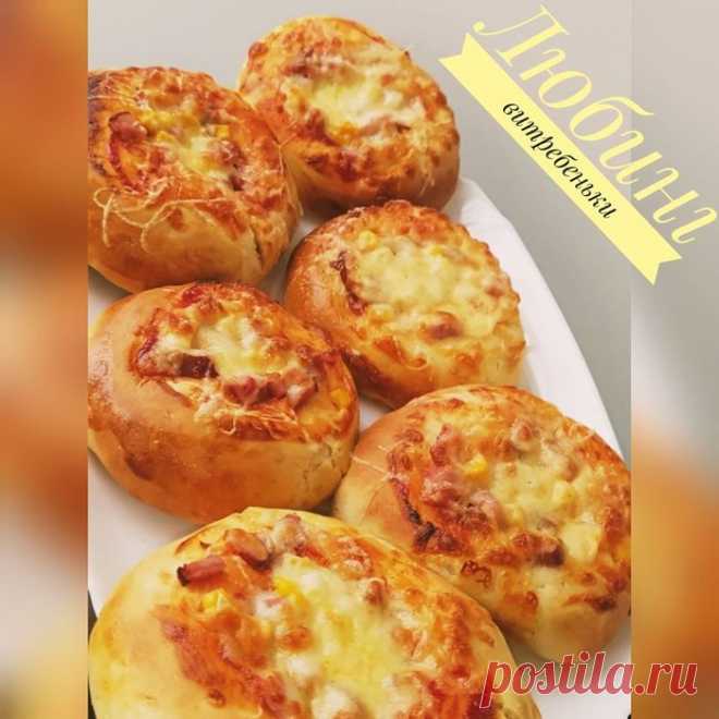 Піца мясні ватрушки