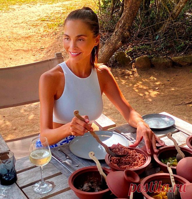 Полезный и вкусный: что приготовить из нута
Нут — источник растительного белка и ценных микроэлементов Нут пришел к нам из стран Ближнего Востока, где его еще называют «турецким горохом». История его использования настолько древняя, что нут можно увидеть на старинных фресках: на одной из них египетский фараон Эхнатон был изображен с веткой нута в руке. Нут замачивают и едят сырым, его запекают и...
Читай дальше на сайте. Жми подробнее ➡