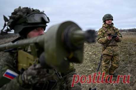 Медведев пообещал сделать все для успешного завершения спецоперации. Зампред Совбеза России Дмитрий Медведев пообещал сделать все, чтобы специальная военная операция (СВО) закончилась полным успехом и победой. Об этом сообщает ТАСС. Политик заявил об этом во время обращения к выпускникам Российского университета спецназа во время своей поездки в Чечню.