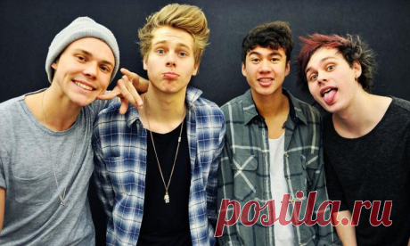 Гитарист 5 Seconds of Summer загорелся во время концерта