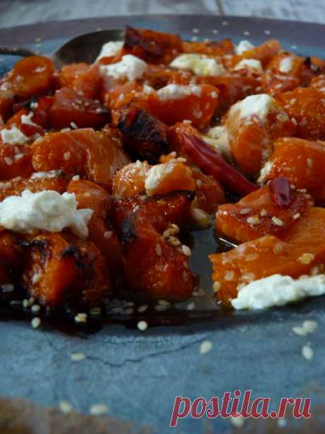 Запеченная тыква с брынзой и кунжутом: cookhappy