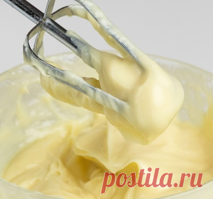 Рецепт ганаша на белом шоколаде ✨

Его можно использовать как для прослойки и выравнивания в тортах или как начинку для конфет.
Вместо белого шоколада можно использовать вкусовой - лимонный, клубничный, апельсиновый. Также дополнительного вкуса и аромата можно придать при помощи эссенций или вкусо-ароматических добавок.

Шоколад белый – 100 г
Сливки 33% - 50 г
Масло сливочное – 15 г