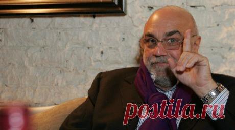 Диета Демиса Руссоса 
Этот греческий певец знаменит на весь мир своим чарующим уникальным голосом. Его певческий талант завоевал сердца миллионов поклонников в нашей стране. Наверняка вы знакомы с его творчеством, а известно ли вам, что имя этого артиста связано еще кое с чем, кроме музыки? Если не знали, то вряд ли догадаетесь – речь идет о ставшей широко известной в свое время знаменитой диете для похудения от Демиса Руссоса.