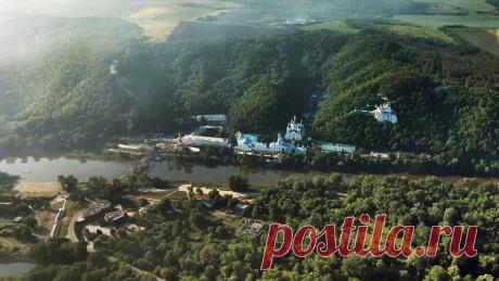 Минобороны МО РФ: монахи подтверждают умышленный поджог скита в Святогорске националистами Официальный представитель Минобороны генерал-майор Игорь Конашенков сообщил, что потушить загоревшийся скит безуспешно пытались не только монахи, но и прибывшие к ним на помощь члены местной территориальной обороны. ТАСС/. Свидетельства жителей и монахов в Святогорске подтверждают факт умышленного поджога украинскими националистами скита Всех святых земли Русской. Об этом сообщил во ...