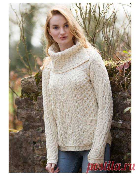 SHIRT TAIL COWL NECK SWEATER CW4618 Made from 100% Merino Wool
Beautiful soft merino wool sweater with the unique addition of the shirt tail which gives this sweater a beautiful feature dipping down slightly at the back of the sweater.  The cowl neck feature on the sweater can be worn in different ways, due to the added addition of buttons which allow the wearer to decide if the prefer a slouch neck or more defined turtle neck feature.  It also now comes with patch pockets...