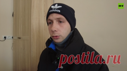 Обстреливали и обворовывали гражданских: беженец из Угледара — о мародёрстве и других преступлениях ВСУ. Беженец с окраины Угледара Павел Алексеев рассказал RT, как украинские военкомы мобилизовали практически всех мужчин в его посёлке Максимовка. Остались только те, кто смог от них убежать и скрыться, — сам Павел и ещё «пара человек». Из пустующих домов солдаты ВСУ выносили вещи — «мебель, стиральные машины, телевизоры». С теми мирными жителями, которые отказались эвакуироваться на…