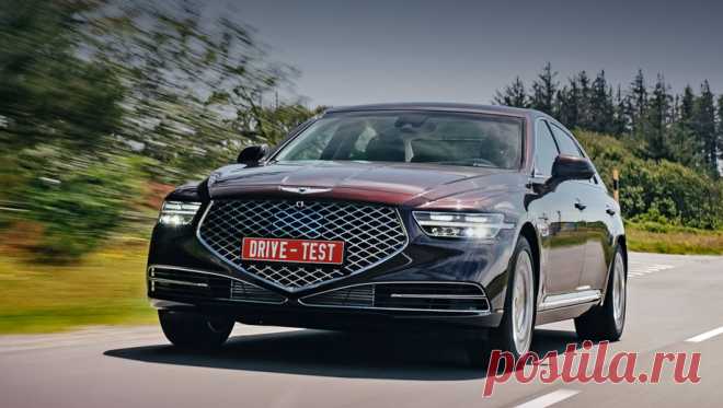 Фиксируем сугубо внешнюю смену имиджа седаном Genesis G90 Когда два года назад к нам попал Genesis G90, даже необычный длиннобазный кузов не уберёг седан от упрёков в излишней консервативности и недостатке