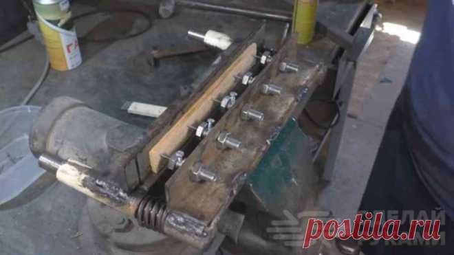 Приспособление для прокола отверстий в деревянных планках В данном обзоре автор показывает, как сделать кондуктор для прокола небольших отверстий в деревянных планках, а именно — в деталях, используемых для