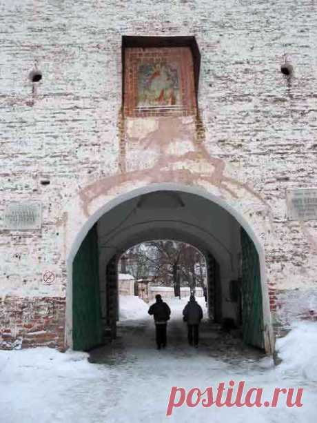 История Кирилло-Белозерского монастыря