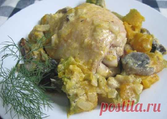 Курица, запеченная с грибами и тыквой Капучино