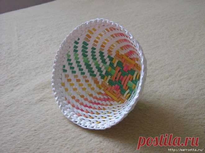 Плетение из газет. Разноцветная тарелочка. Мастер-класс.