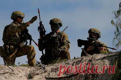 В США заявили о каскадном эффекте последствий поражения США в войне с Китаем. Соперничество между США и Китаем носит глобальный характер, однако его центр находится в Индо-Тихоокеанском регионе. При этом поражение Вашингтона в противостоянии с Пекином разрушит американскую глобальную гегемонию и станет ознаменованием возвышения Востока над Западом, заявил обозреватель Bloomberg Хал Брэндc.