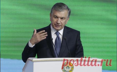 Президент Узбекистана обвинил СССР в уничтожении «достояния нации». По словам Мирзиёева, власти репрессировали 100 тыс. узбеков, потому что понимали, что эти люди могли освободить страну и привести ее к процветанию. Репрессированных соотечественников он назвал «величайшими героями»