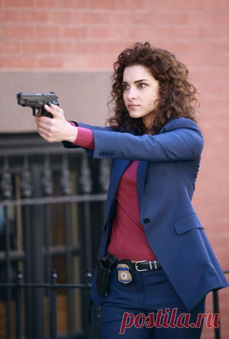 Эмбер Роуз Рева