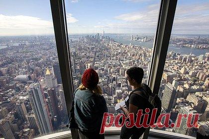 Названы самые дорогие города мира. Город Нью-Йорк стал самым дорогим городом в мире по итогам 2022 года. Первенство с ним разделил Сингапур. Второе место занял израильский Тель-Авив, город сместился с первой строчки, которую он занимал в 2021 году. Третьим по дороговизне городом специалисты назвали китайский Гонконг.